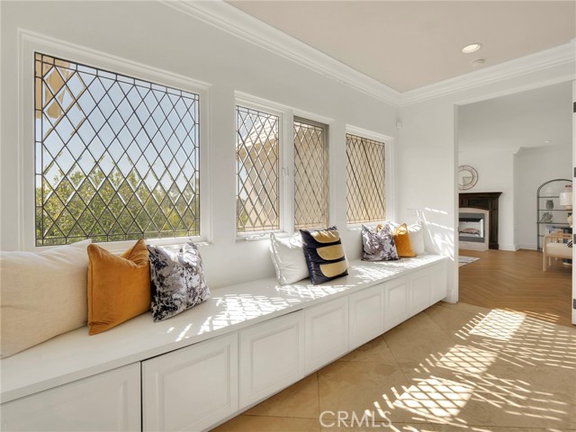 Detail Gallery Image 12 of 60 For 4862 Galendo St, Woodland Hills,  CA 91364 - 6 Beds | 6 Baths