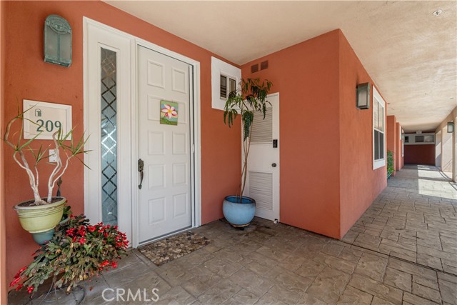 Detail Gallery Image 5 of 46 For 5142 Warner Ave #209,  Huntington Beach,  CA 92649 - 2 Beds | 2 Baths