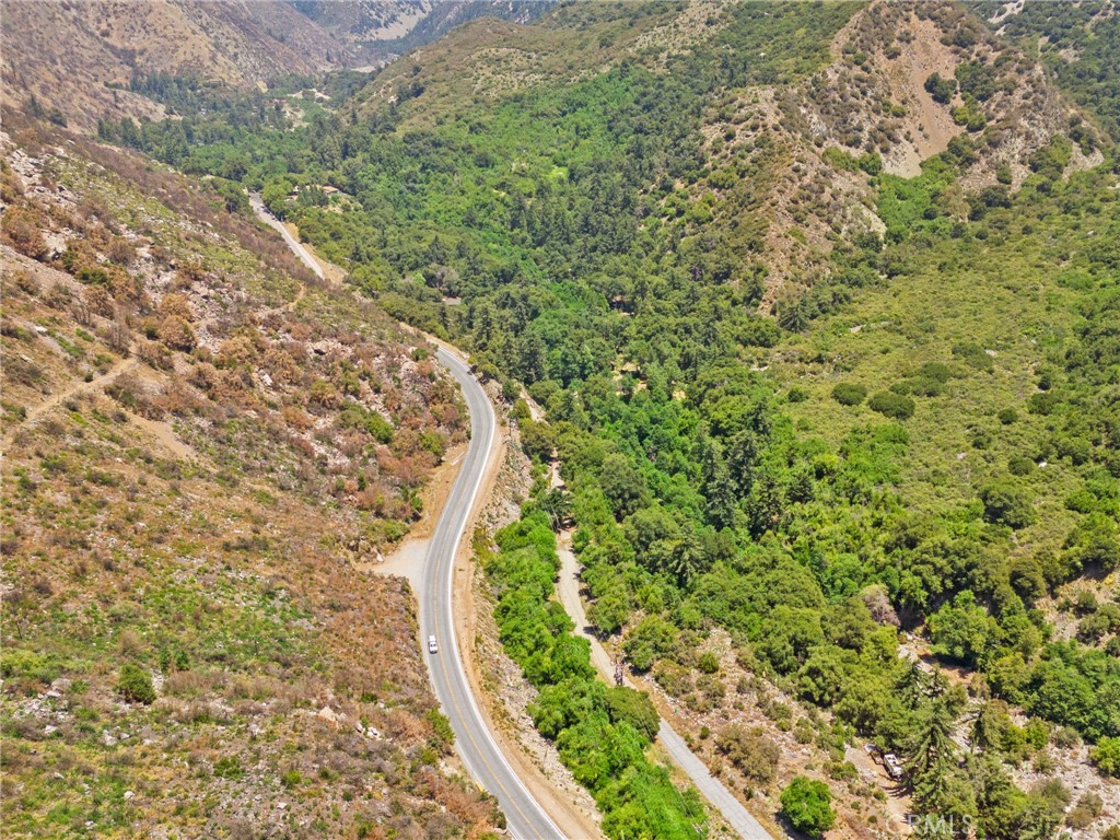 https://media.crmls.org/medias/801c8c80-e5cd-49d8-8f79-a51e1345bd17.jpg?preset=X-Large