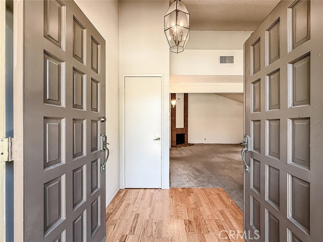 20027 Community Street, Winnetka CA: https://media.crmls.org/medias/801ce740-e844-48b7-844a-99d49361849d.jpg