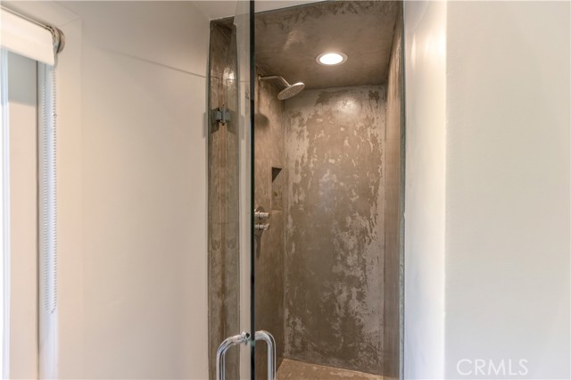 Detail Gallery Image 43 of 54 For 2412 Canyon Oak Dr, Los Angeles,  CA 90068 - 3 Beds | 2 Baths