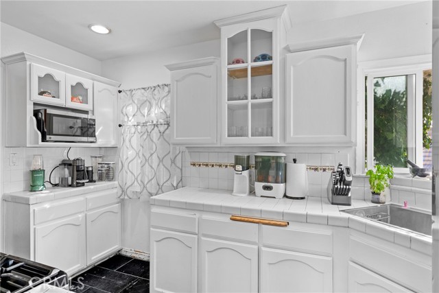 Detail Gallery Image 7 of 26 For 12822 Hensel, Baldwin Park,  CA 91706 - 4 Beds | 2 Baths