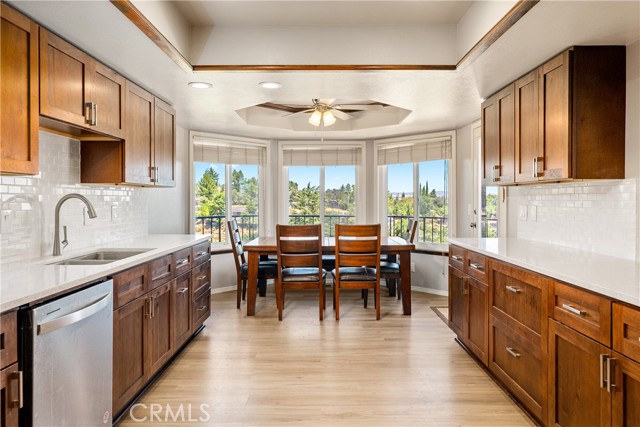 Detail Gallery Image 17 of 39 For 2322 Almond Springs Drive, Paso Robles,  CA 93446 - 5 Beds | 4 Baths