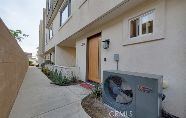 Detail Gallery Image 6 of 51 For 7209 21st, Westminster,  CA 92683 - 3 Beds | 2/1 Baths