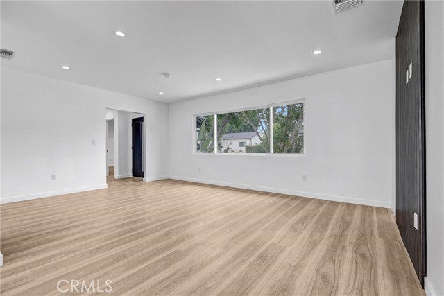 18152 Sunburst Street, Northridge CA: https://media.crmls.org/medias/8021828c-e680-4365-8e0d-95b1798996e0.jpg