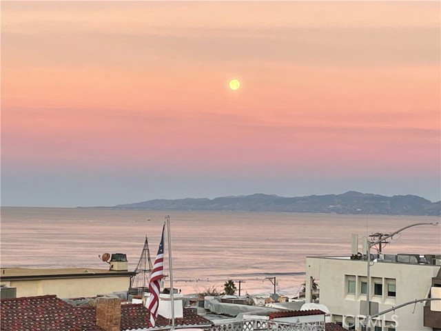 3605 Crest Drive, Manhattan Beach, California 90266, 2 Bedrooms Bedrooms, ,1 BathroomBathrooms,Residential,Sold,Crest,SB21199066