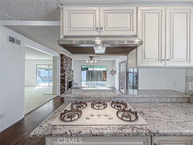 Detail Gallery Image 25 of 55 For 15550 Otsego St, Encino,  CA 91436 - 3 Beds | 2 Baths