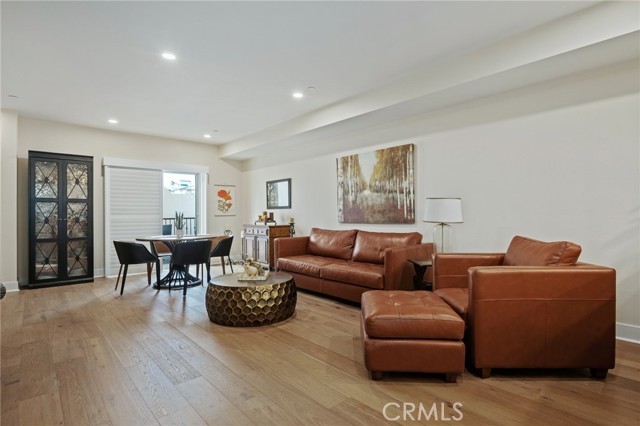 Detail Gallery Image 8 of 27 For 44 Coronado St #202,  Ventura,  CA 93001 - 2 Beds | 2/1 Baths