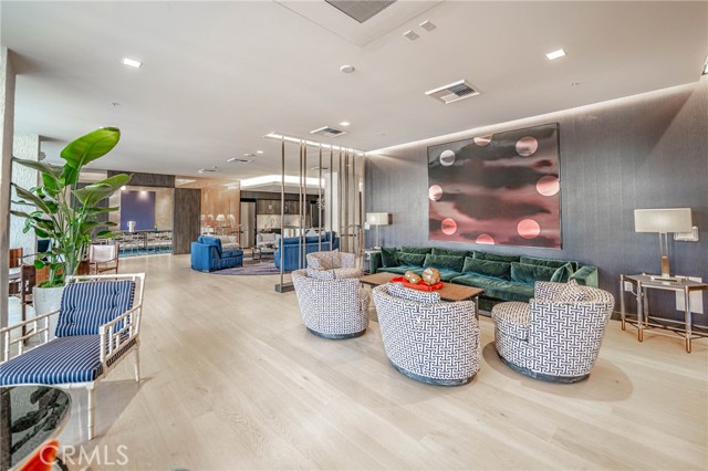 1050 S Grand Avenue, Los Angeles CA: https://media.crmls.org/medias/80230cbc-bde3-492f-8ed5-ff0a8e676822.jpg