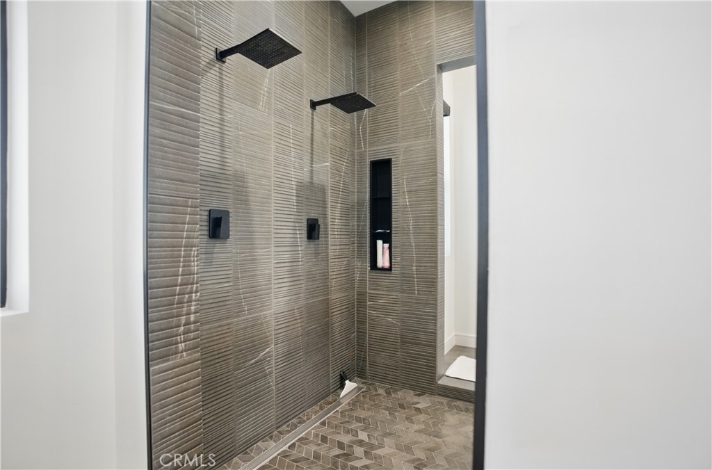 https://media.crmls.org/medias/80240aac-d72e-4664-8134-6b9c38f708a1.jpg?preset=X-Large