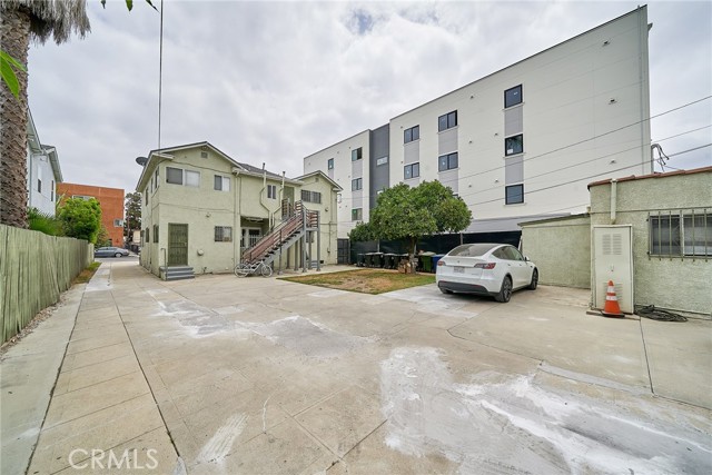 1329 W 37th Drive, Los Angeles CA: https://media.crmls.org/medias/8024298c-1064-41c2-97cc-d80495cc91c7.jpg