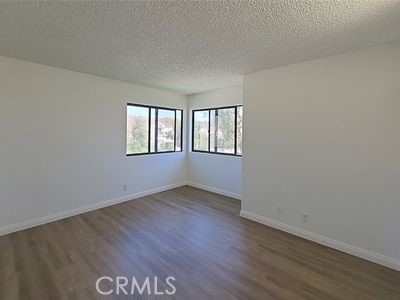 https://media.crmls.org/medias/8024b0d2-dfa3-4b34-b2a5-952f12a6ef5b.jpg?preset=X-Large