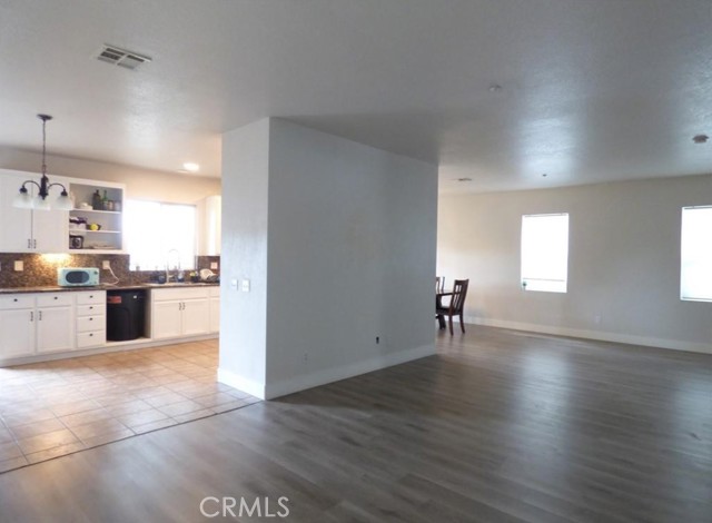 Detail Gallery Image 10 of 30 For 6279 Long Cove Dr, Fontana,  CA 92336 - 4 Beds | 2/1 Baths