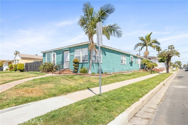 Detail Gallery Image 4 of 28 For 9232 S 7th Ave, Inglewood,  CA 90305 - 4 Beds | 2/1 Baths