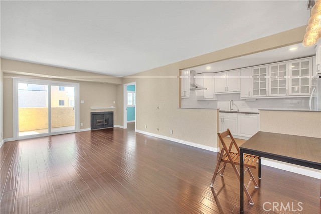 2386 E Del Mar Boulevard, Pasadena CA: https://media.crmls.org/medias/802522b2-d91d-4fb2-8c78-1022b42cb851.jpg