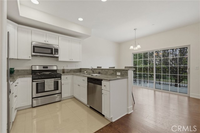 Detail Gallery Image 14 of 39 For 601 N Walnut, La Habra,  CA 90631 - 3 Beds | 3 Baths