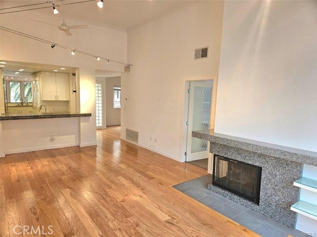Detail Gallery Image 2 of 25 For 2233 Martin #318,  Irvine,  CA 92612 - 2 Beds | 2 Baths