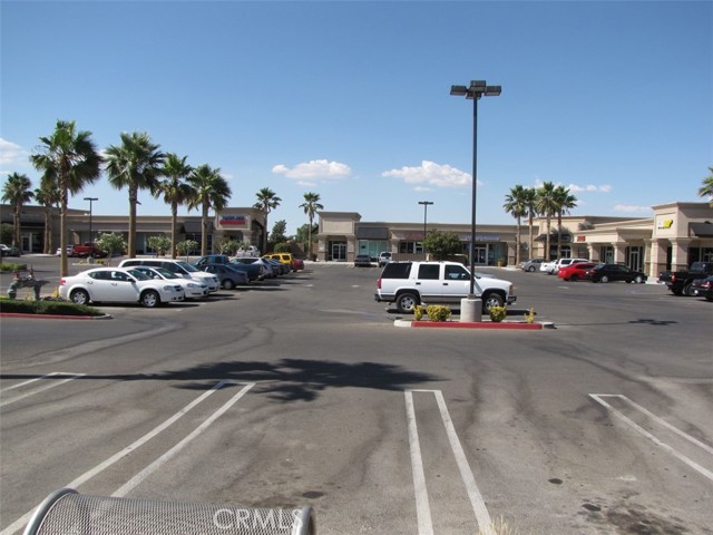 15550 Main Street, Hesperia, California 92345, ,Commercial Lease,For Rent,15550 Main Street,CRHD22181488