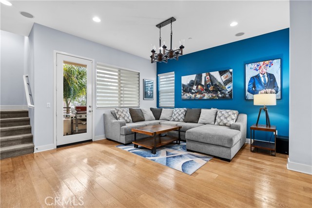 Detail Gallery Image 8 of 18 For 1833 Ocean Ct, Costa Mesa,  CA 92627 - 3 Beds | 2/2 Baths