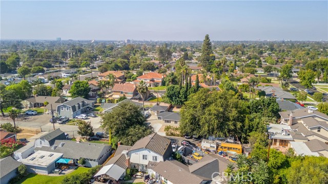 Detail Gallery Image 27 of 30 For 13451 Oak Ln, Santa Ana,  CA 92705 - 3 Beds | 3 Baths