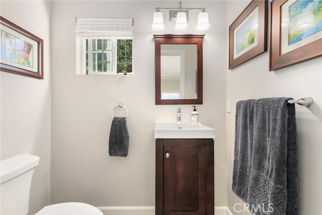 Detail Gallery Image 16 of 62 For 707 N Prospect Ave, Redondo Beach,  CA 90277 - 5 Beds | 4/1 Baths