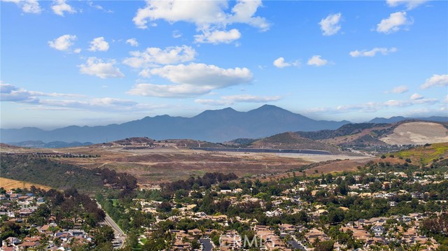 1110 Novilunio, San Clemente CA: https://media.crmls.org/medias/8026ee1b-a17b-406b-bf7e-8f60881aa64f.jpg