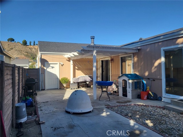 Detail Gallery Image 18 of 18 For 19842 Emerald Creek Dr, Canyon Country,  CA 91351 - 3 Beds | 2 Baths