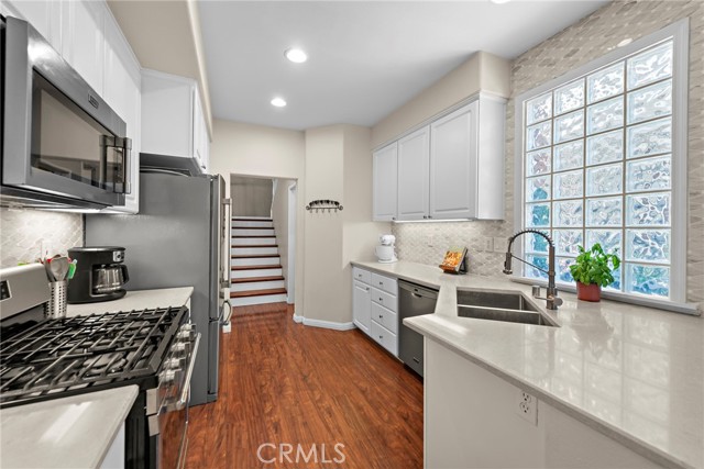 81 Mercantile Way, Ladera Ranch CA: https://media.crmls.org/medias/8027f958-c909-44aa-8650-6a7a5472e1a3.jpg