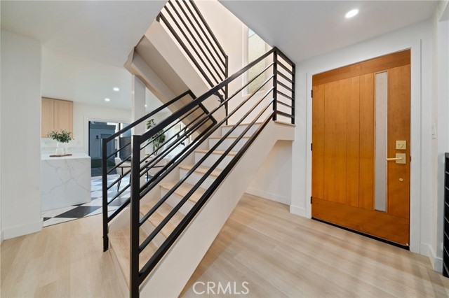 Detail Gallery Image 10 of 29 For 332 Flint Ave, Long Beach,  CA 90814 - 3 Beds | 3 Baths