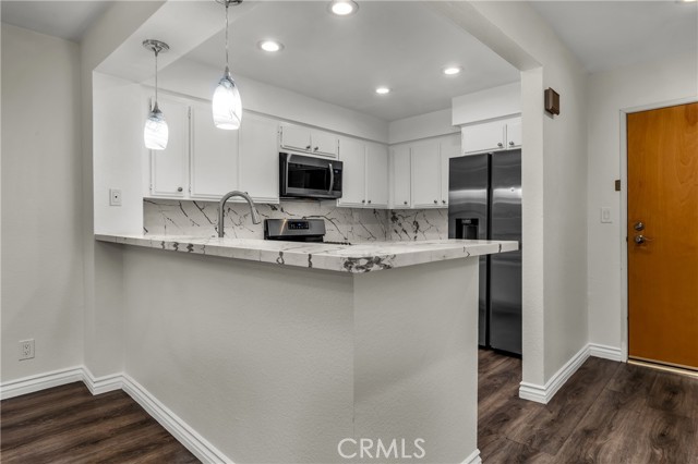 16866 Kingsbury photo 23