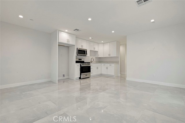 Detail Gallery Image 6 of 18 For 13325 Strathern St, North Hollywood,  CA 91605 - 2 Beds | 1 Baths