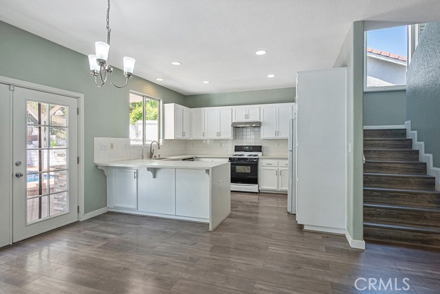 Detail Gallery Image 15 of 62 For 14846 Narcissus Crest Ave, Canyon Country,  CA 91387 - 5 Beds | 2/1 Baths