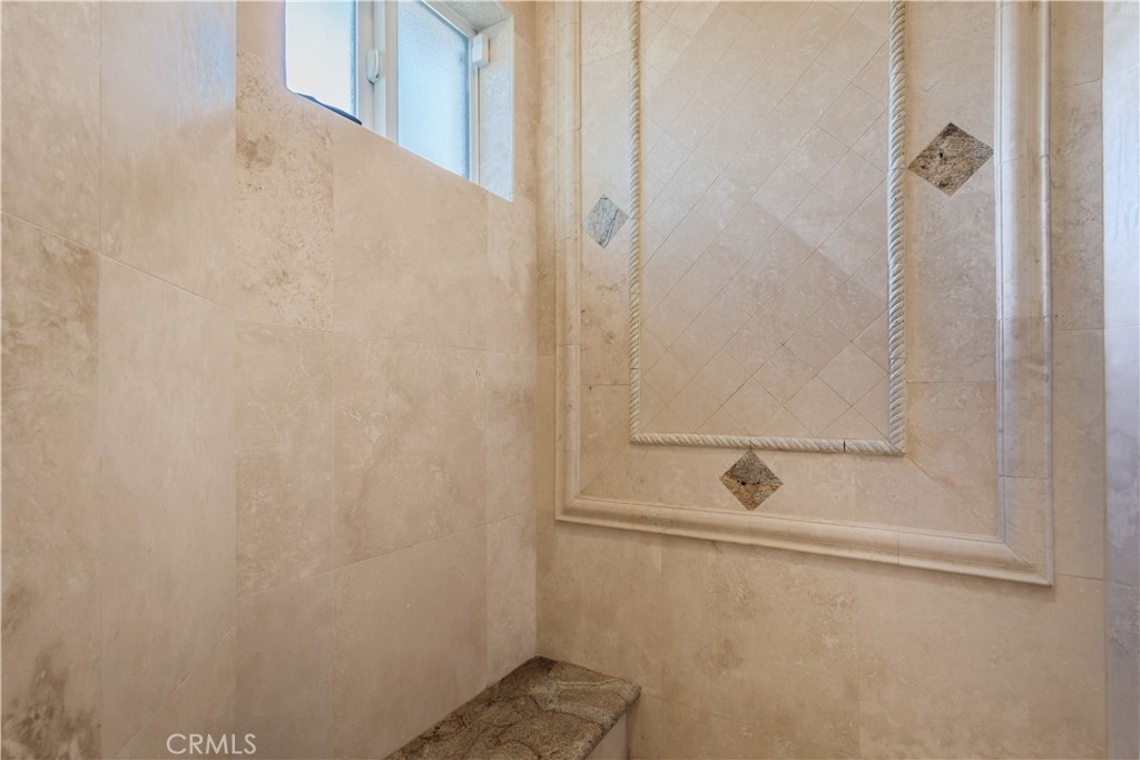 https://media.crmls.org/medias/802bf235-da65-4051-bc5e-f835177f6694.jpg?preset=X-Large