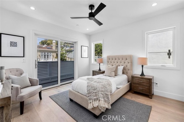 3002 Laurel Avenue, Manhattan Beach, California 90266, 5 Bedrooms Bedrooms, ,5 BathroomsBathrooms,Residential,Sold,Laurel,SB22092750