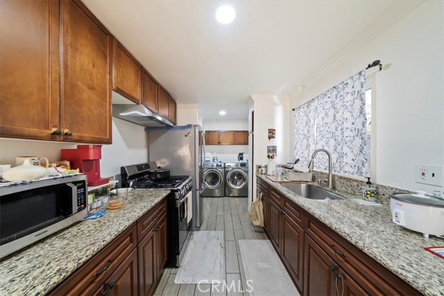 Detail Gallery Image 15 of 27 For 250 N Linden Avenue #327,  Rialto,  CA 92376 - 4 Beds | 2 Baths
