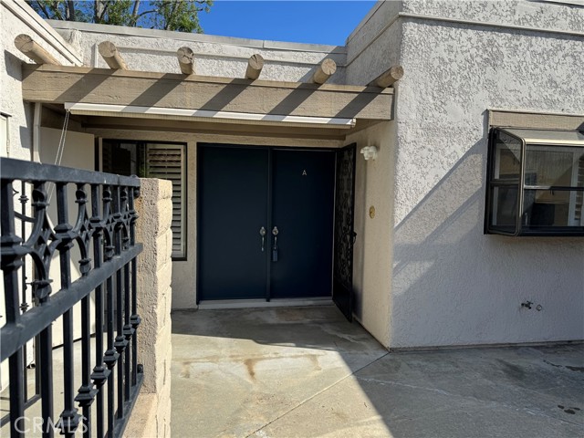 Detail Gallery Image 2 of 22 For 3065 via Serena a,  Laguna Woods,  CA 92637 - 2 Beds | 2 Baths