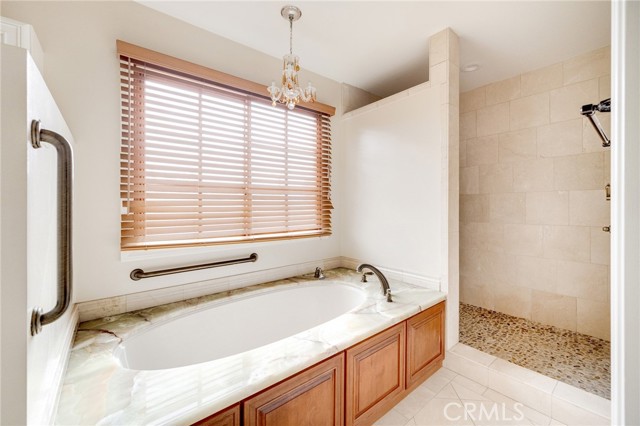 Detail Gallery Image 21 of 46 For 222 W Kenneth, Glendale,  CA 91202 - 4 Beds | 4 Baths