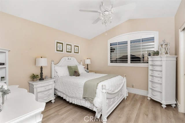 12 La Perla, Lake Forest CA: https://media.crmls.org/medias/802ef9c5-9b06-4533-b1e2-fb60ff5dbd8f.jpg