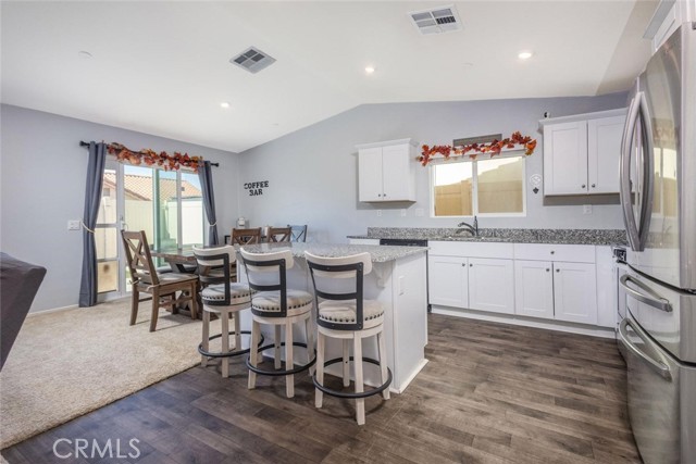 Detail Gallery Image 14 of 28 For 1221 Regency Ave, Hemet,  CA 92543 - 3 Beds | 2 Baths