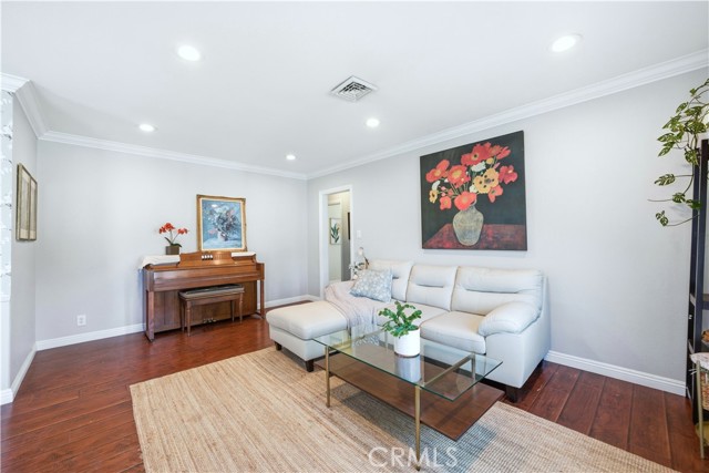 Detail Gallery Image 8 of 51 For 420 Montana St, Monrovia,  CA 91016 - 4 Beds | 2 Baths