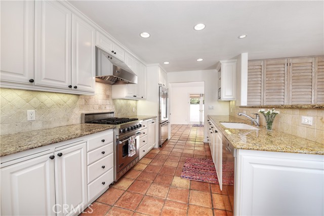 Detail Gallery Image 11 of 28 For 906 Emerald Bay, Laguna Beach,  CA 92651 - 4 Beds | 2/1 Baths