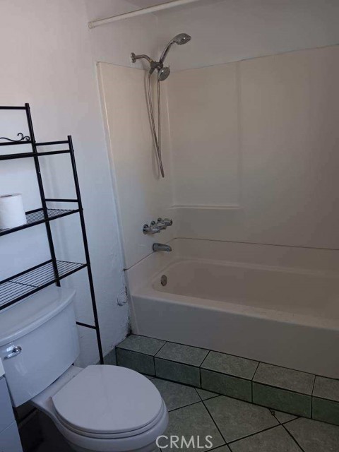 Detail Gallery Image 7 of 9 For 1023 E 22nd St, Los Angeles,  CA 90011 - 2 Beds | 1 Baths