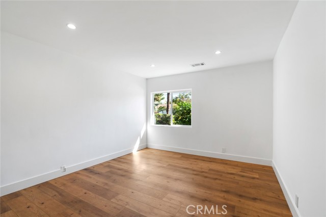 Detail Gallery Image 28 of 54 For 6015 Laurelgrove, North Hollywood,  CA 91606 - 5 Beds | 5 Baths