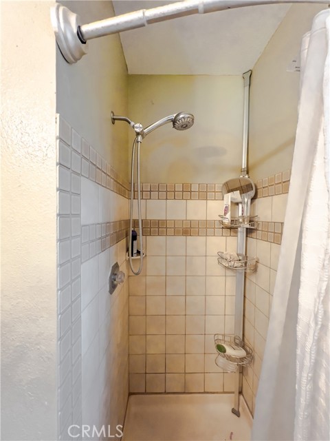 7319 Owensmouth Avenue, Canoga Park CA: https://media.crmls.org/medias/80343ed4-8245-4a20-9c0d-3c67aacc6ddd.jpg