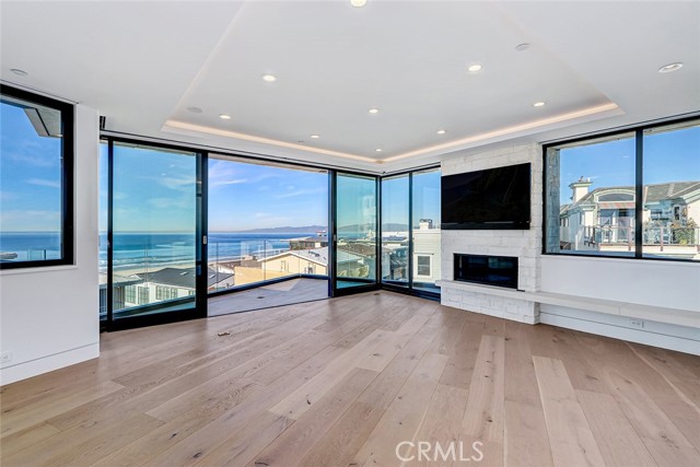 Detail Gallery Image 3 of 47 For 2016 Ocean, Manhattan Beach,  CA 90266 - 5 Beds | 5/2 Baths