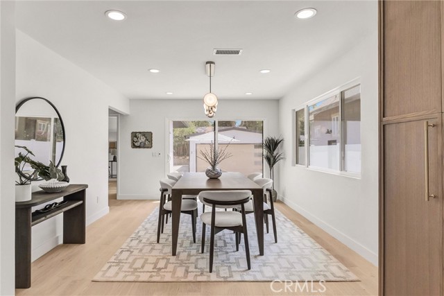 Detail Gallery Image 18 of 37 For 808 S Los Robles Ave, Pasadena,  CA 91106 - 3 Beds | 3 Baths