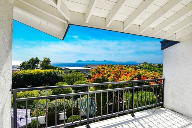 Detail Gallery Image 22 of 33 For 1 Beachcomber Dr, Corona Del Mar,  CA 92625 - 2 Beds | 2/1 Baths