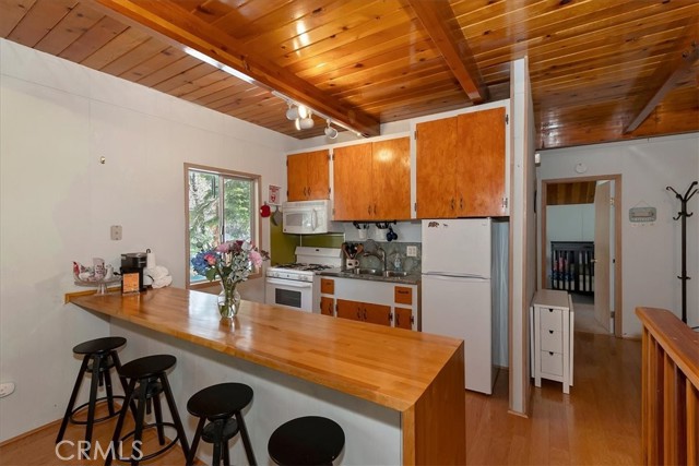 Detail Gallery Image 8 of 37 For 1370 Primrose Ct, Big Bear Lake,  CA 92315 - 2 Beds | 1/1 Baths