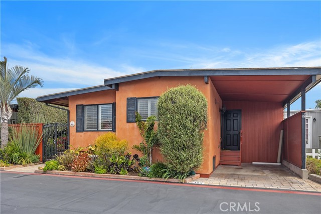 103 Yorktown, Newport Beach CA: https://media.crmls.org/medias/803752d3-ebd3-4dda-b90f-9e4c51dfc0ea.jpg