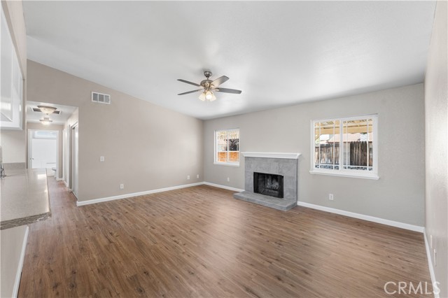 4633 Dowel Avenue, Palmdale CA: https://media.crmls.org/medias/80378b76-9d31-44db-bd46-8a97c3d924f0.jpg